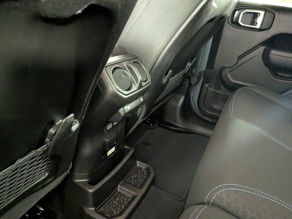 Certified 2025 Jeep Wrangler Unlimited Rubicon 4xe w/ Safety Group image 31