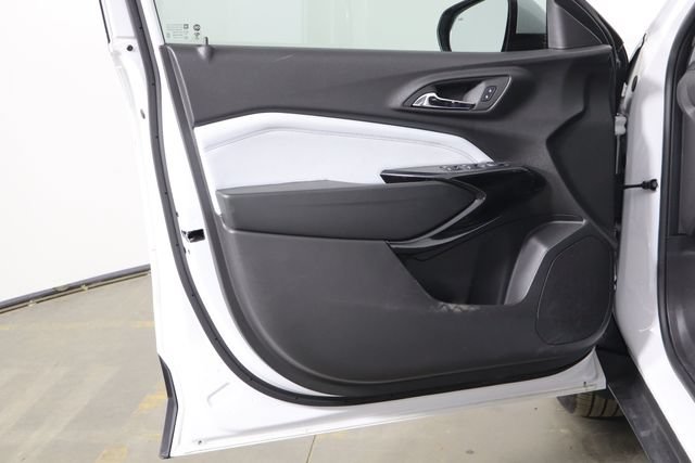 Used 2025 Chevrolet Trax LT w/ Driver Confidence Package FWD image 19