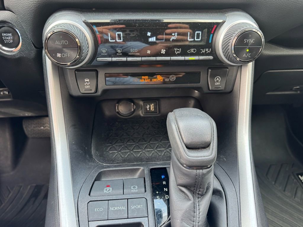 Used 2024 Toyota RAV4 XLE image 17