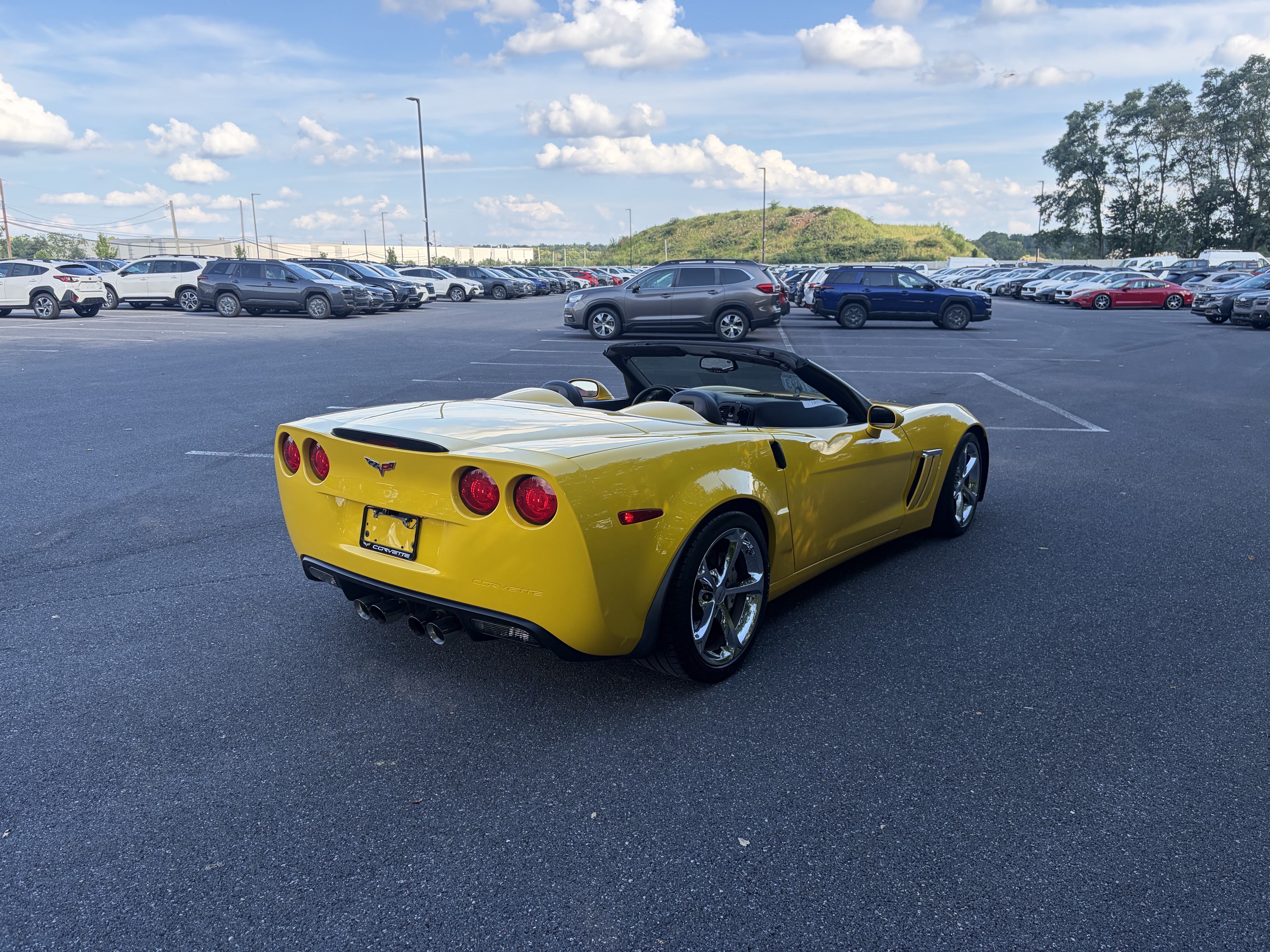 Used 2010 Chevrolet Corvette Grand Sport w/ Preferred Equipment Group RWD image 5