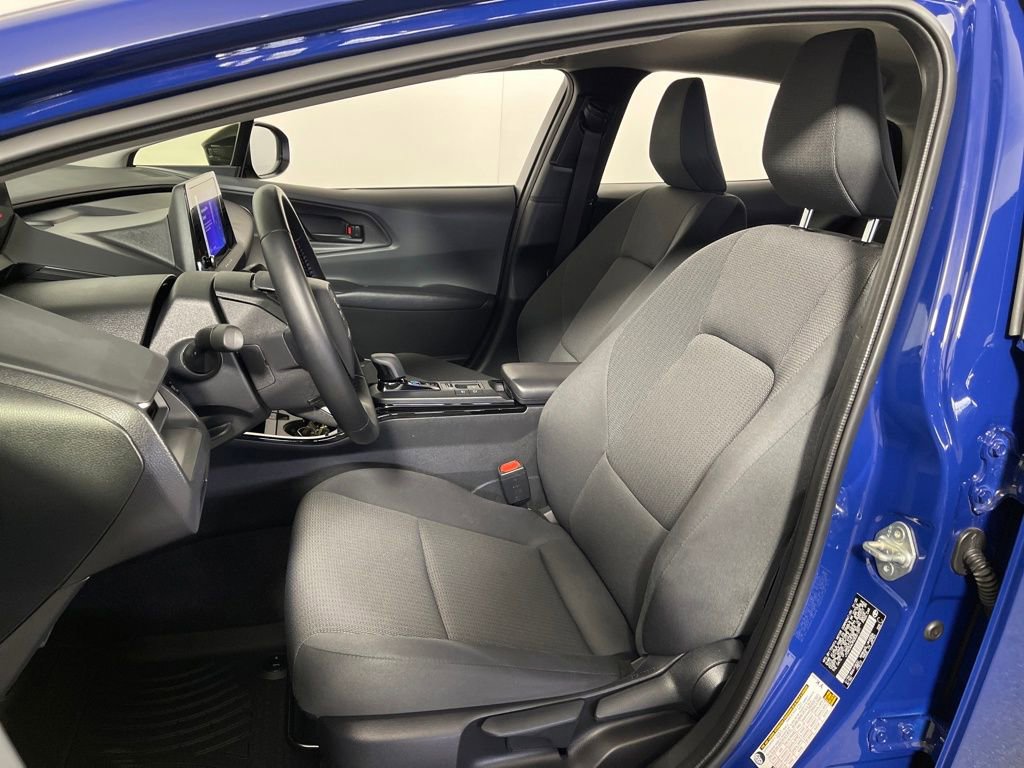 Used 2025 Toyota Prius LE image 12