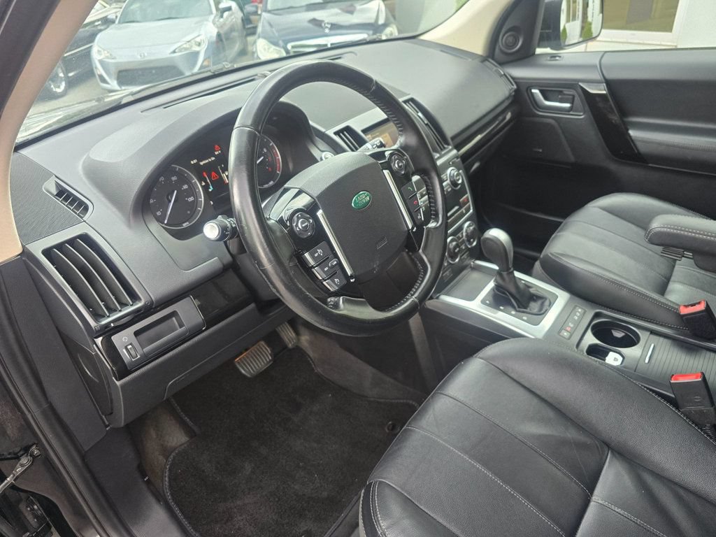 Used 2014 Land Rover LR2 HSE AWD/4WD image 9