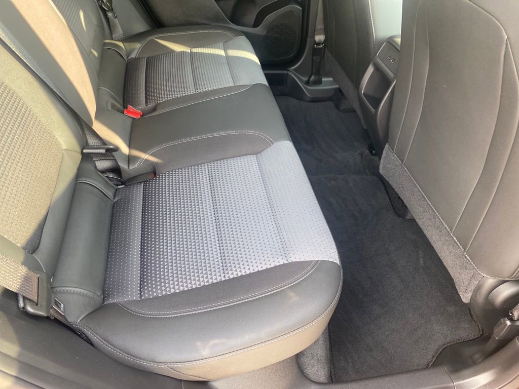 Used 2024 Chevrolet Trax LT w/ Sunroof Package image 22