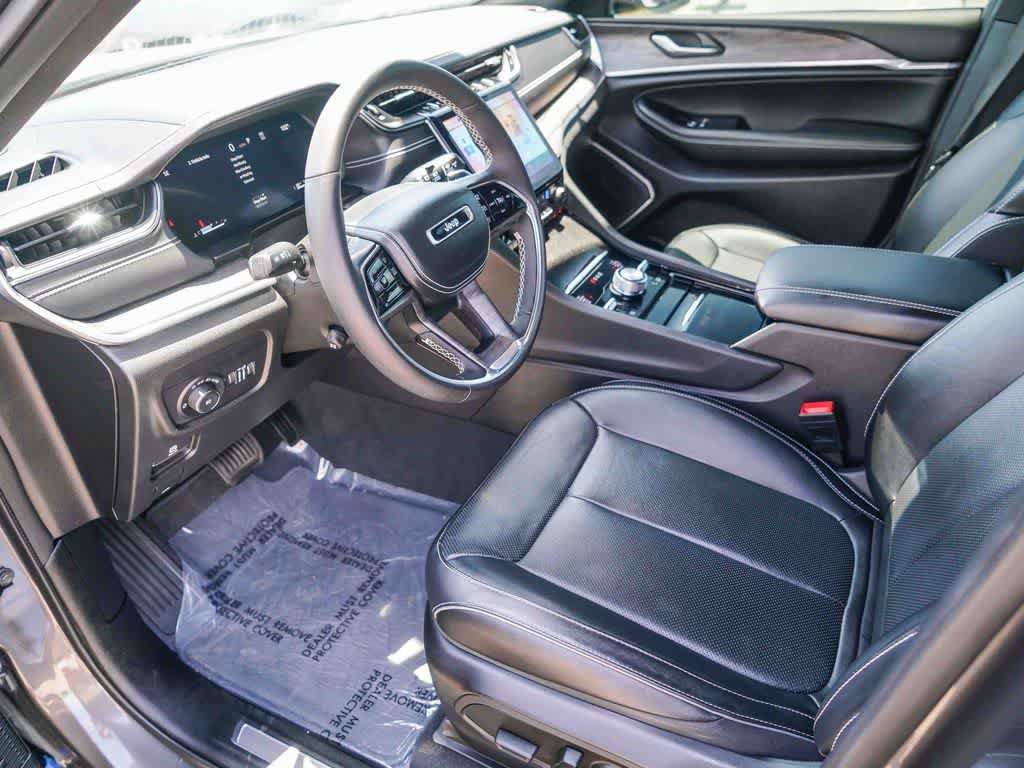 Certified 2024 Jeep Grand Cherokee L Overland AWD/4WD image 16