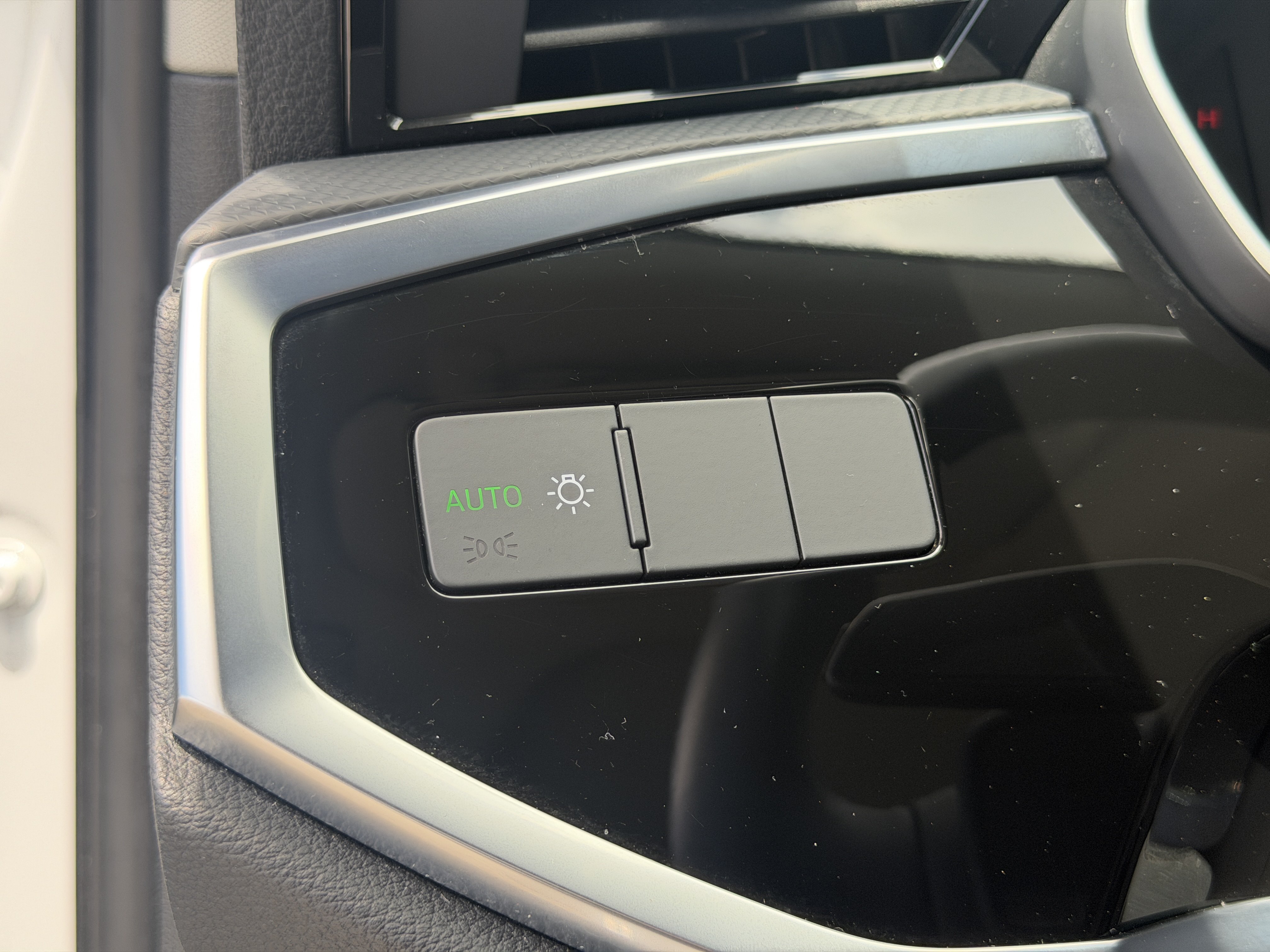 Used 2021 Audi Q3 2.0T Premium w/ Convenience Package AWD/4WD image 29