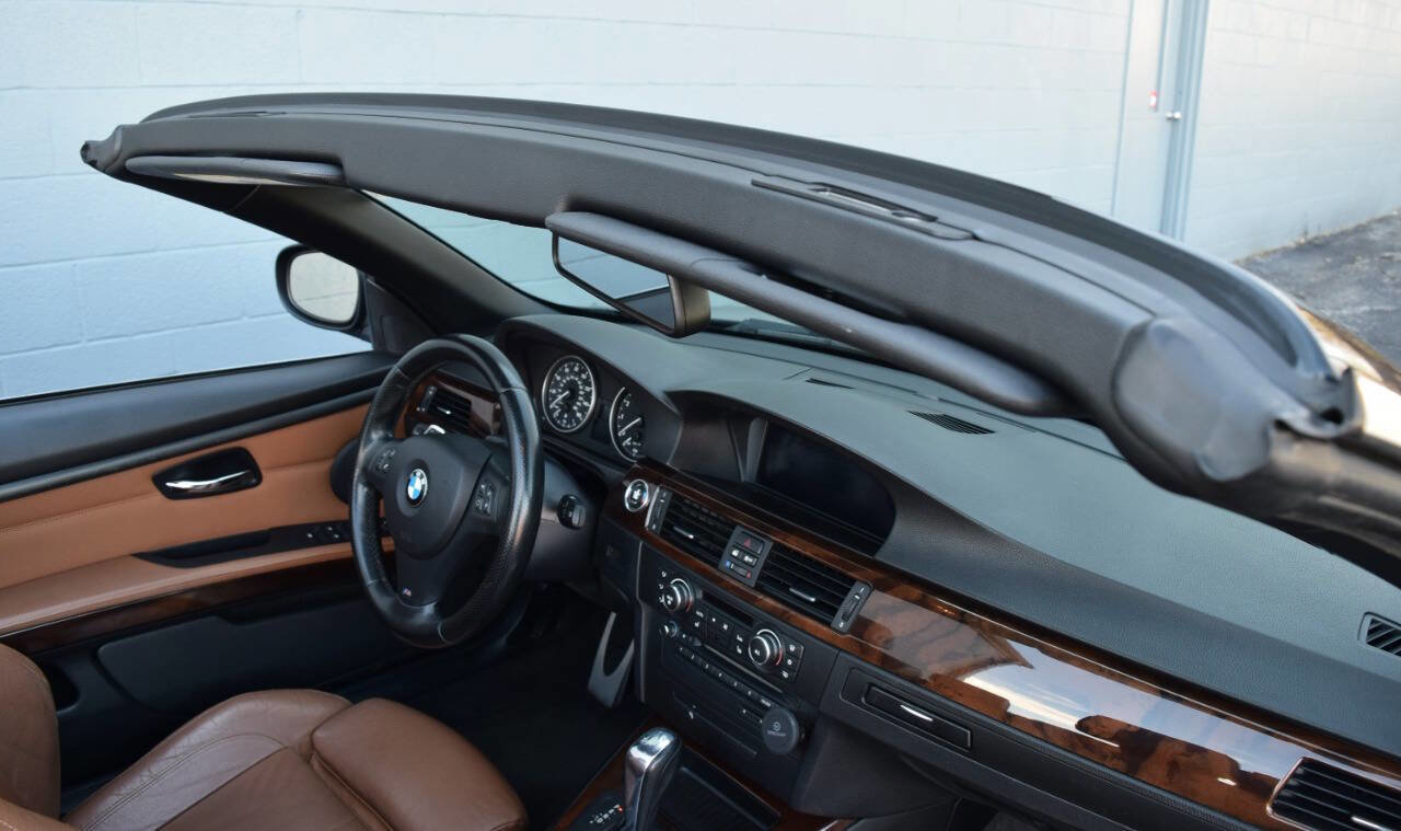 Used 2012 BMW 335i Convertible image 61