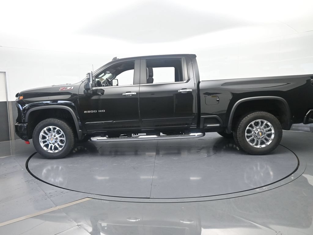 Used 2025 Chevrolet Silverado 2500 LT w/ Z71 Chrome Sport Edition AWD/4WD image 3