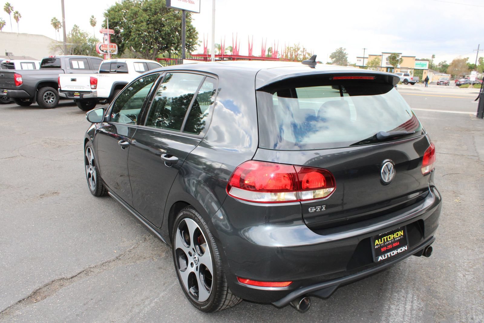 Used 2012 Volkswagen GTI 4-Door FWD image 28