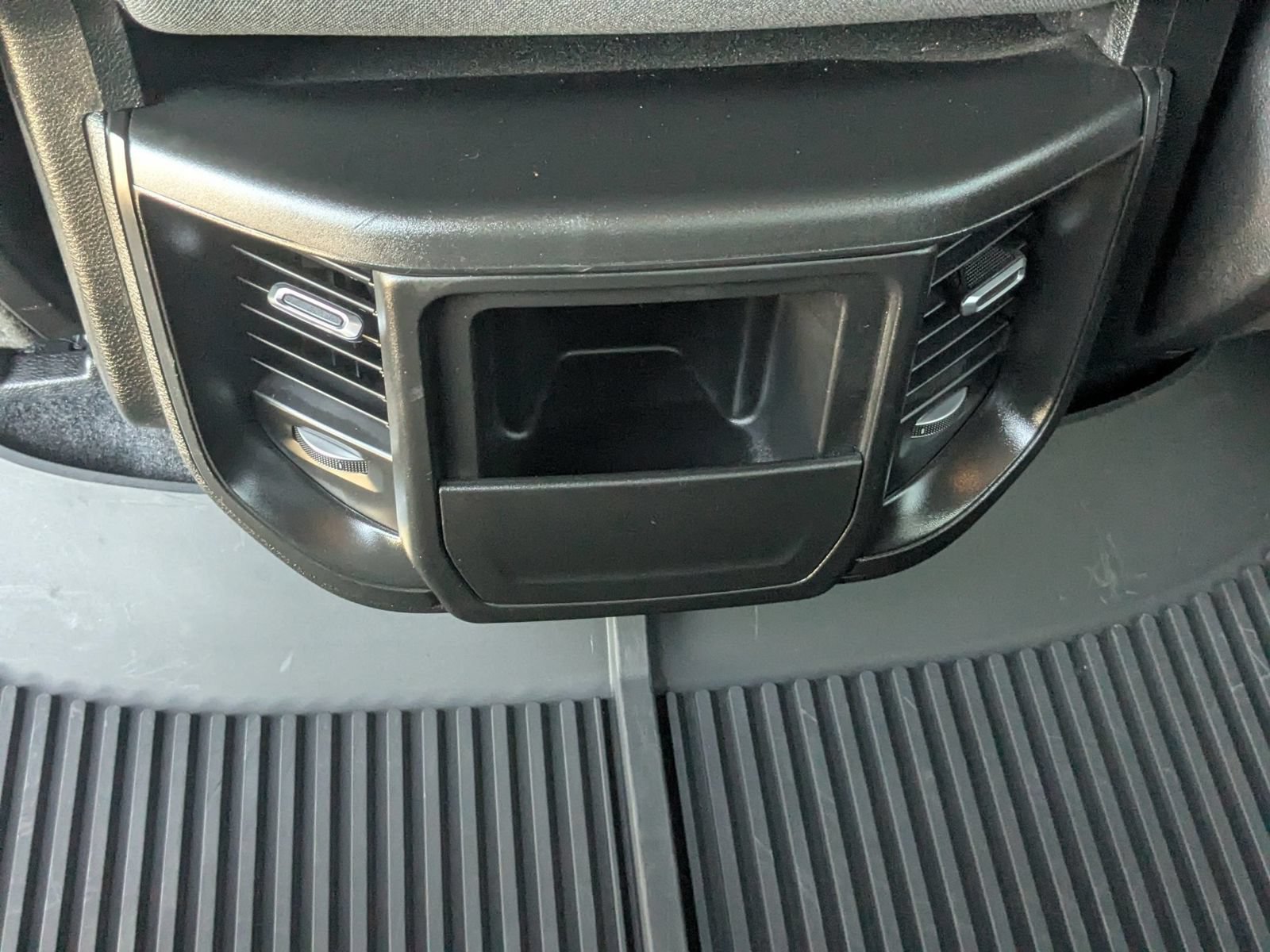 Used 2025 RAM 1500 Warlock AWD/4WD image 32
