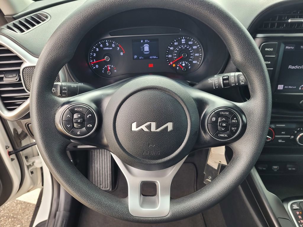 Used 2022 Kia Soul LX image 19
