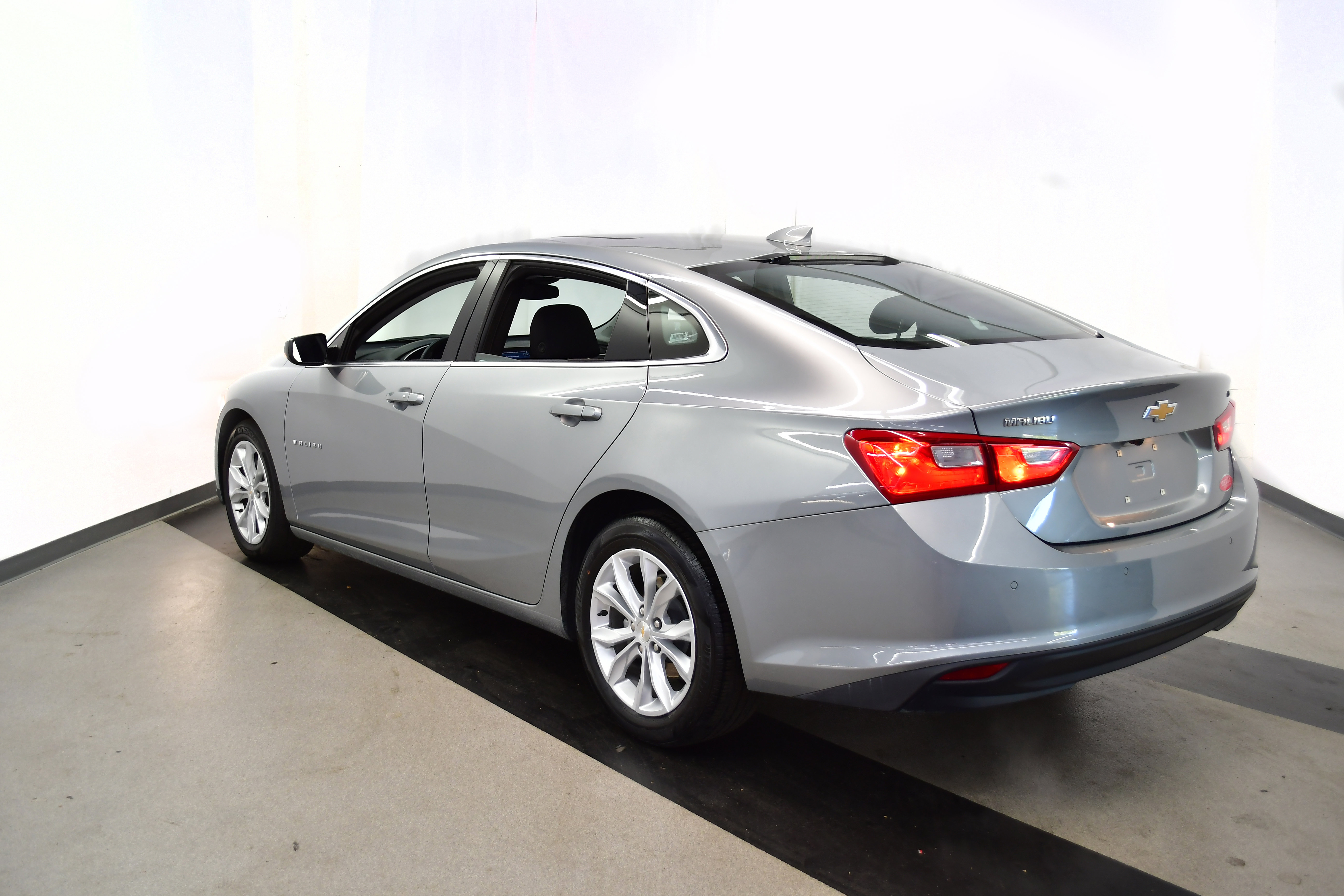 Used 2024 Chevrolet Malibu LT image 7