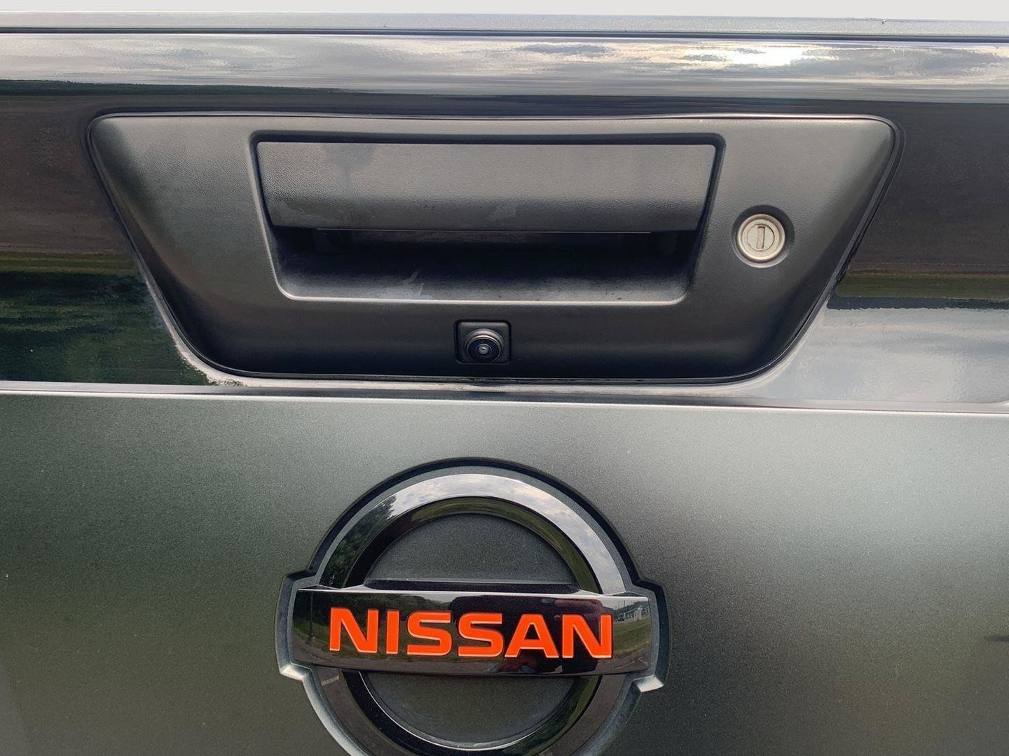 Used 2021 Nissan Titan PRO-4X w/ Pro-4x Convenience Package AWD/4WD image 12
