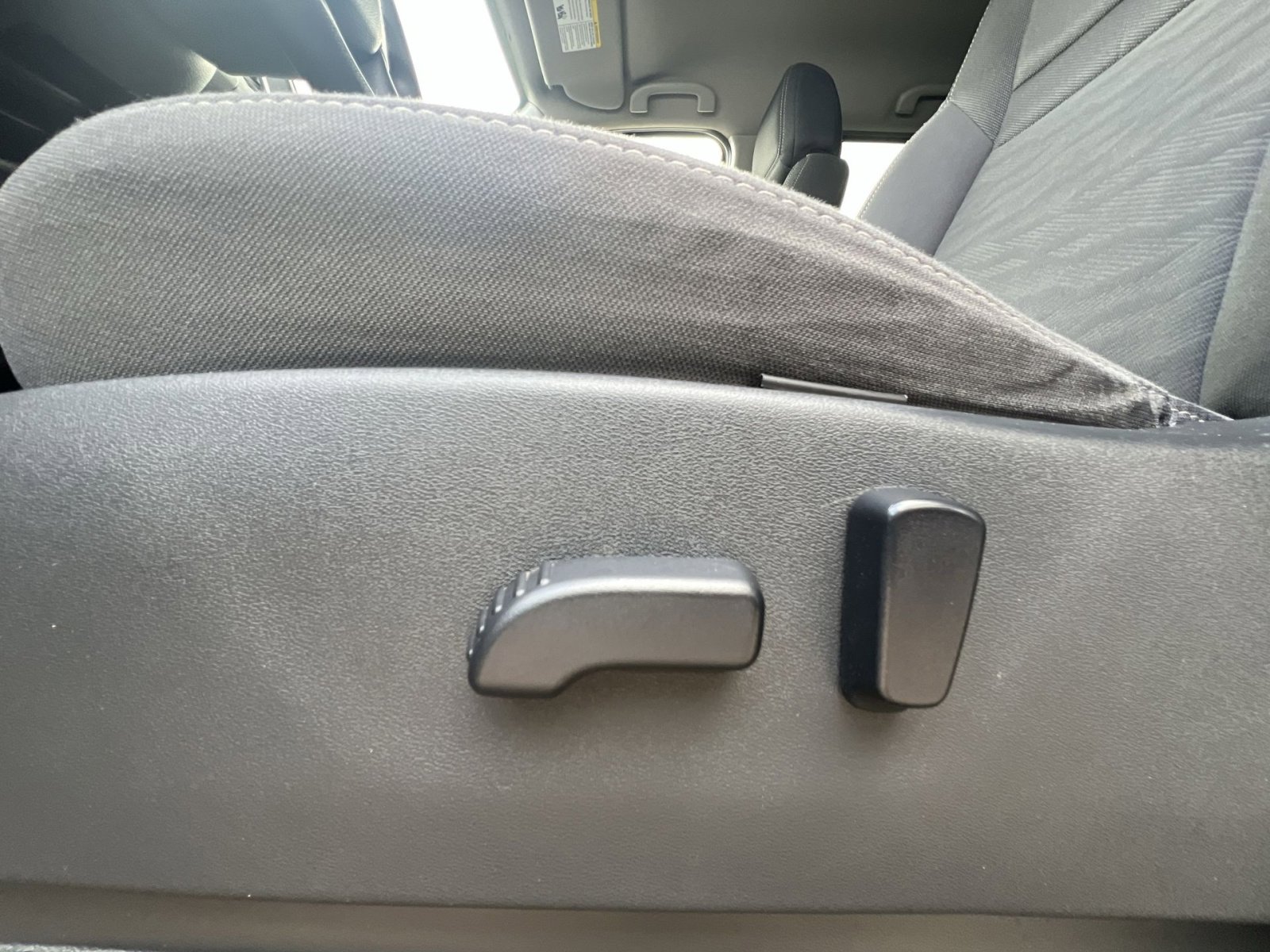 Used 2022 Nissan Frontier SV image 14