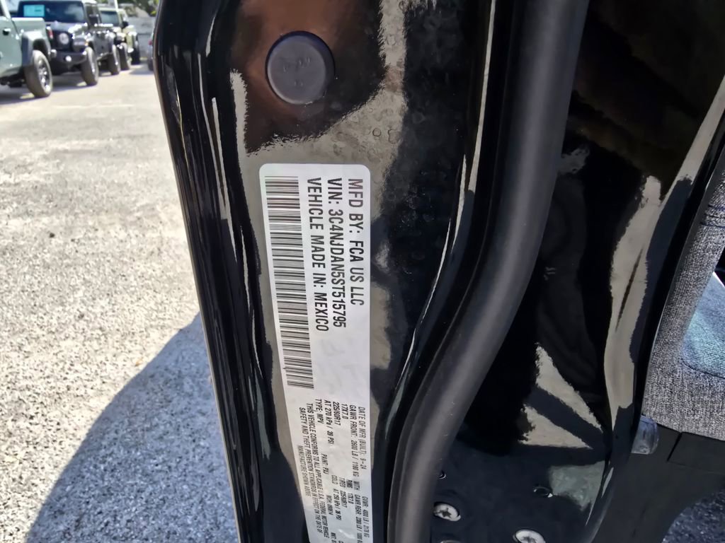 Used 2025 Jeep Compass Sport image 13