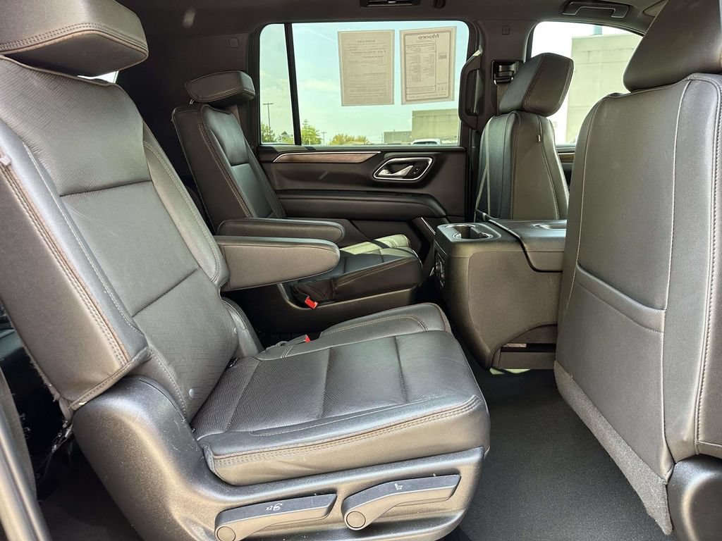 Used 2023 Chevrolet Suburban High Country AWD/4WD image 11