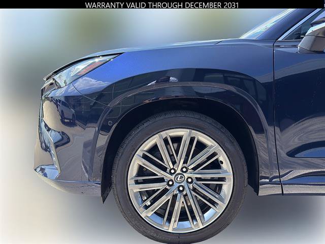 Used 2026 Lexus TX 550h AWD Plug-In Hybrid w/ Technology Package image 5