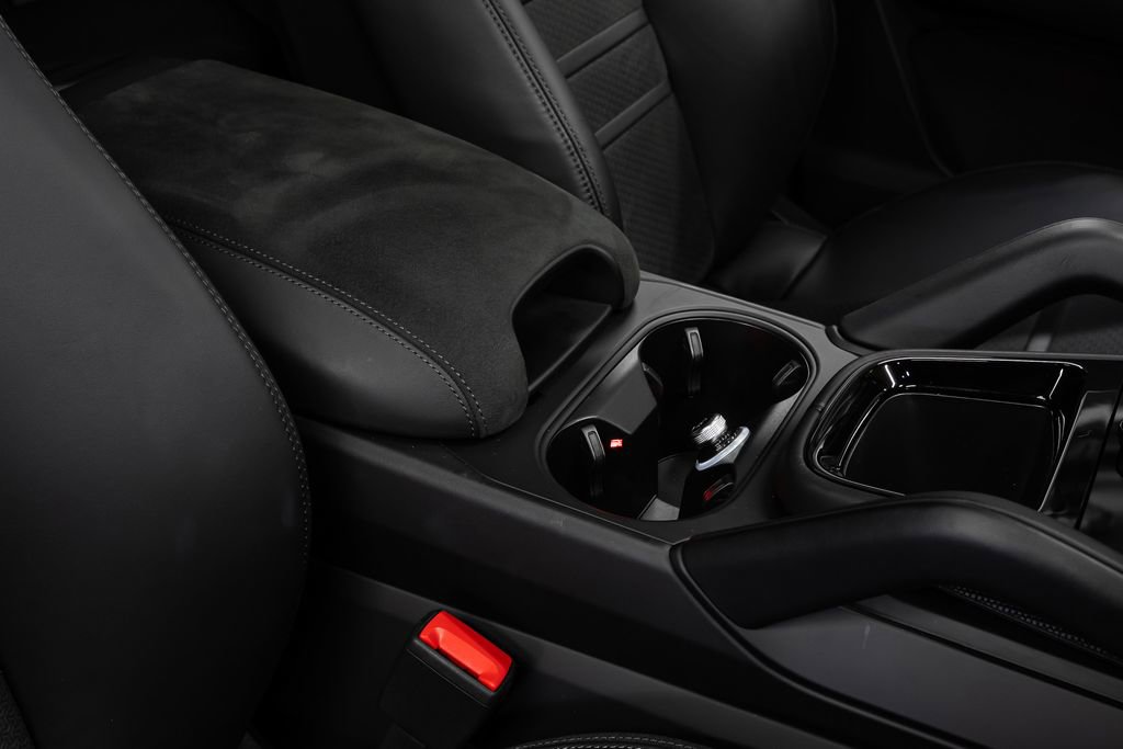 Used 2025 Porsche Cayenne GTS image 30