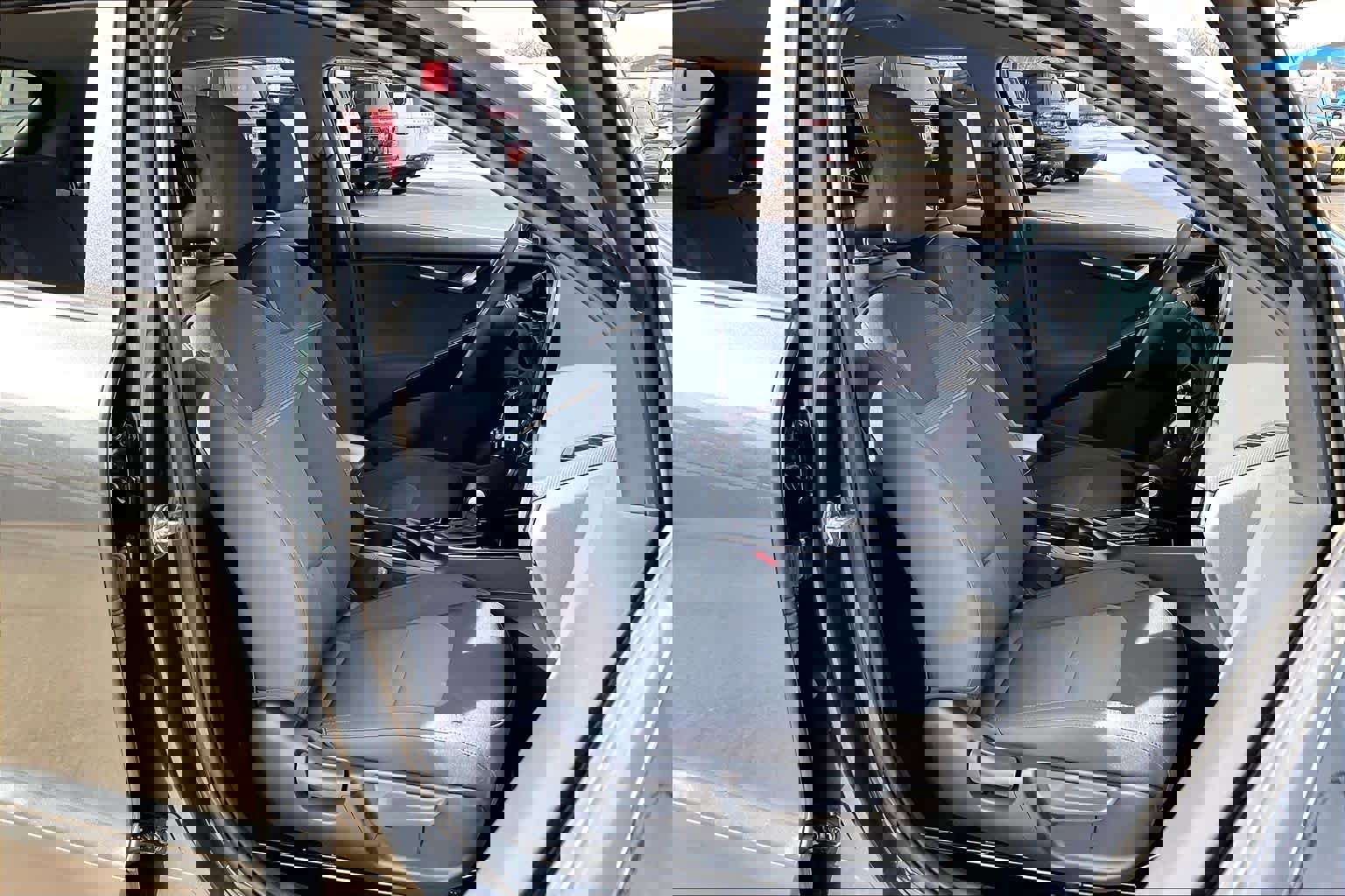 Used 2024 Kia Niro LX image 9