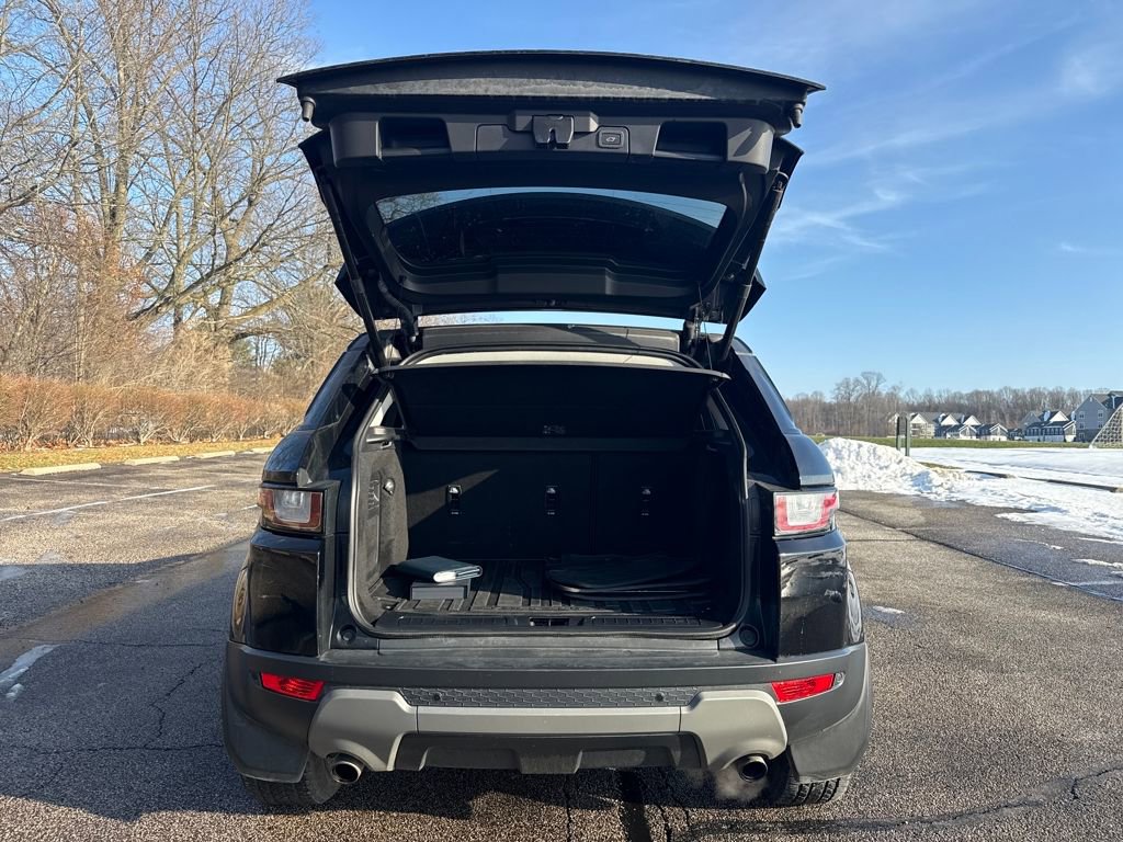 Used 2019 Land Rover Range Rover Evoque SE Premium image 9