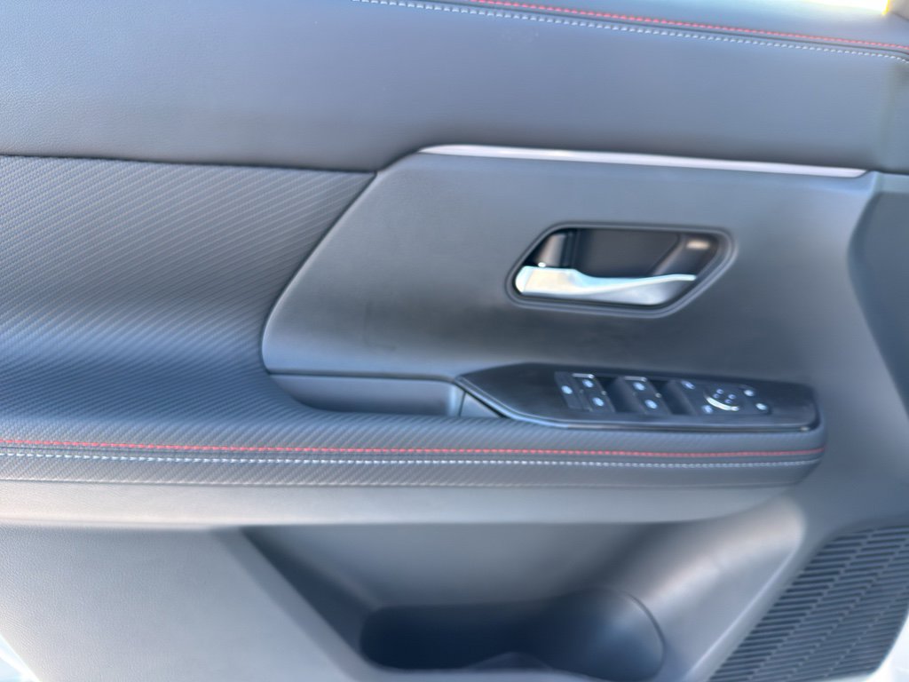 New 2026 Nissan Kicks SR image 13