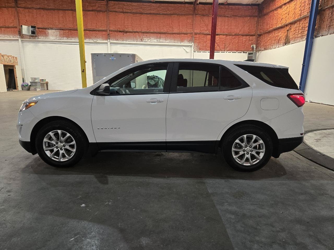 Used 2021 Chevrolet Equinox LS w/ LS Convenience Package FWD image 11