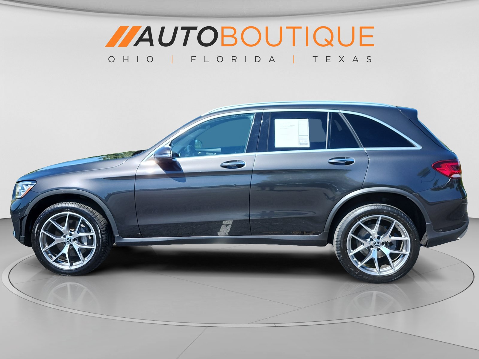 Used 2022 Mercedes-Benz GLC 300 4MATIC w/ AMG Line image 2