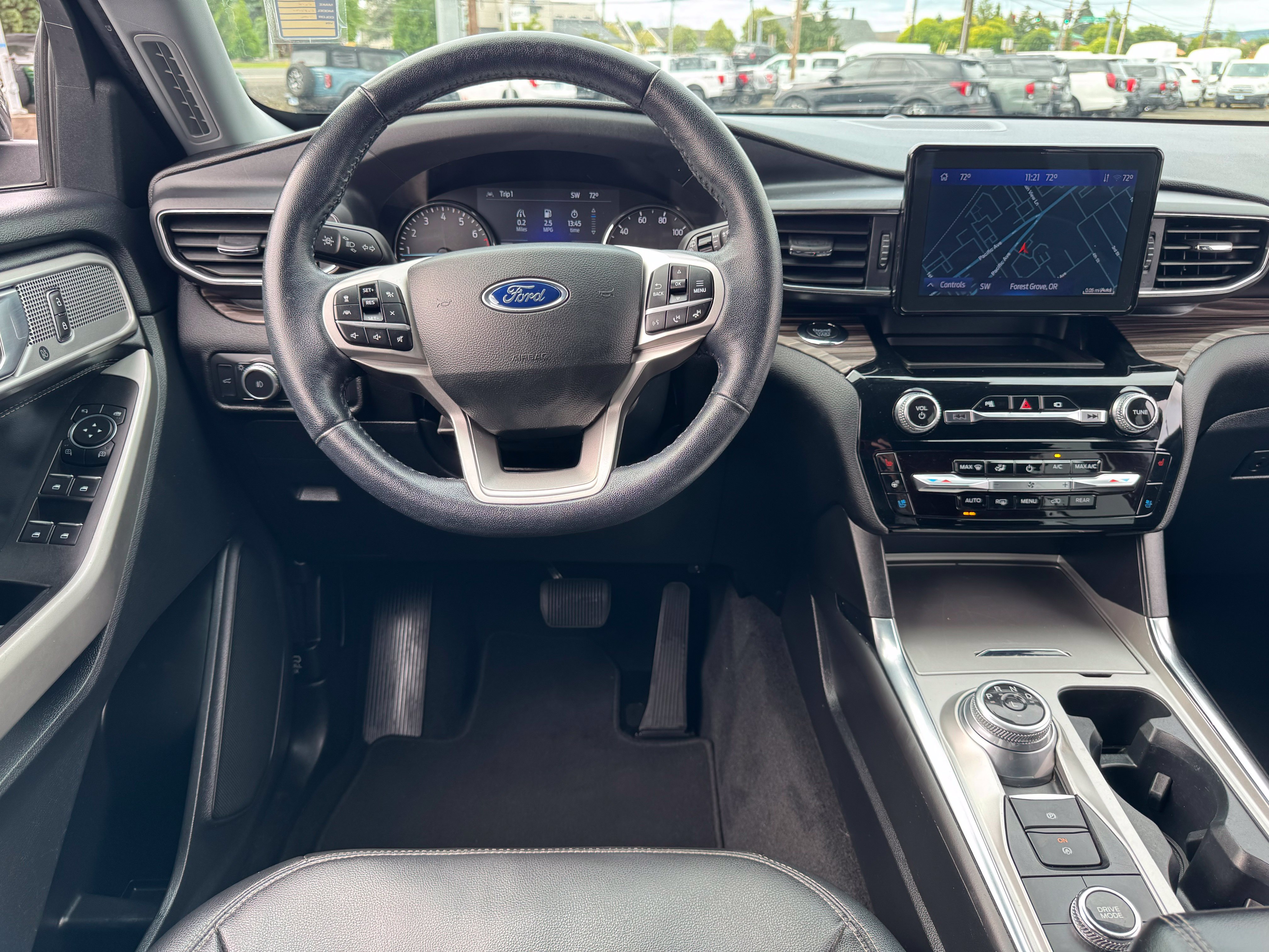 Used 2022 Ford Explorer Limited AWD/4WD image 18