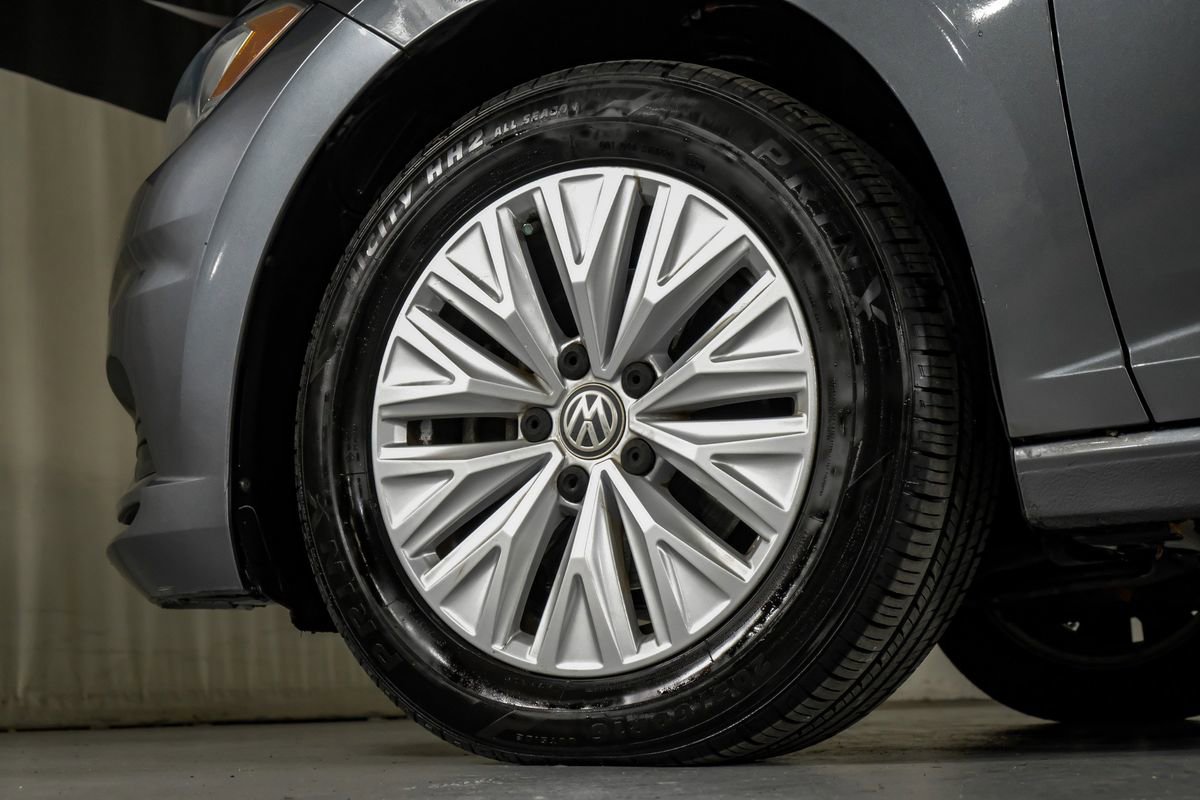 Used 2019 Volkswagen Jetta S w/ Driver Assistance Package image 48