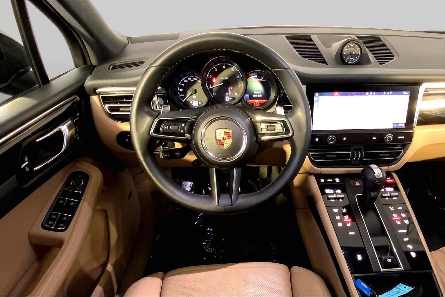 Used 2024 Porsche Macan AWD/4WD image 6