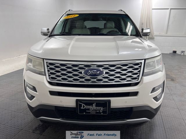 Used 2016 Ford Explorer Platinum image 2