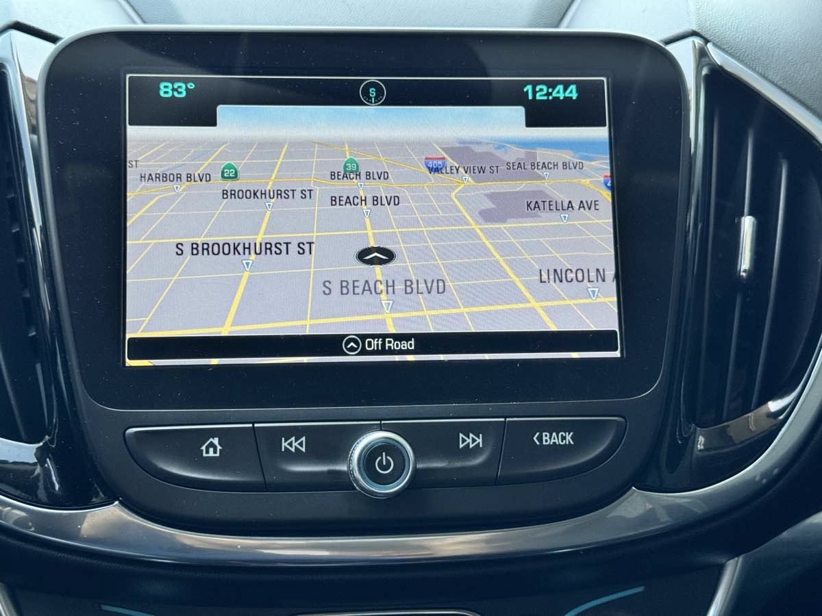 Used 2017 Chevrolet Volt Premier w/ Driver Confidence II Package FWD image 45