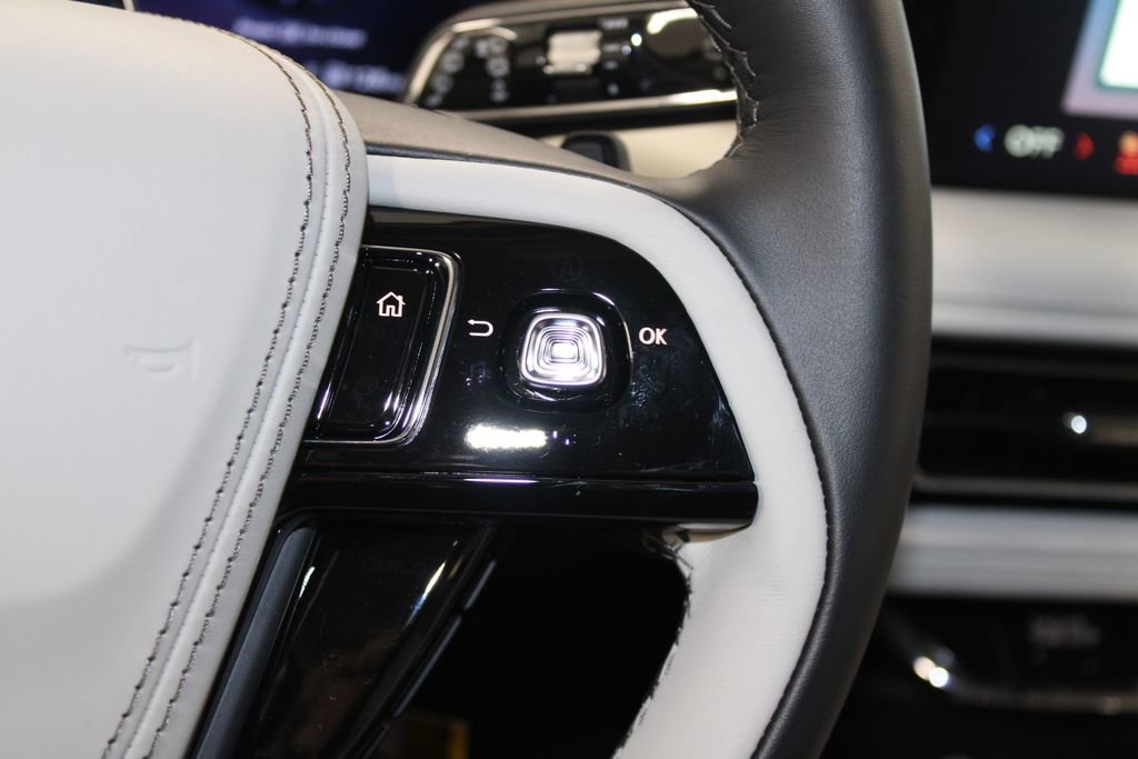 New 2026 Lincoln Aviator 2WD w/ Jet Appearance Package image 39