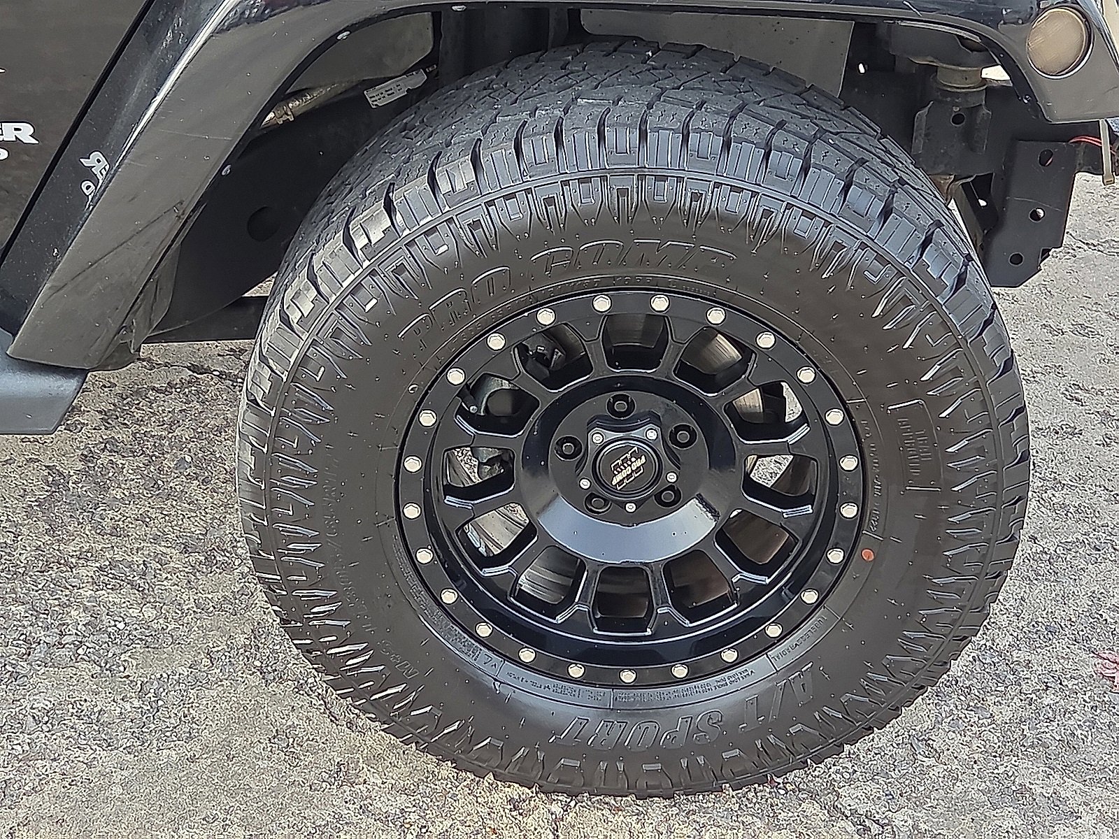 Used 2013 Jeep Wrangler Unlimited Sahara w/ Connectivity Group image 7