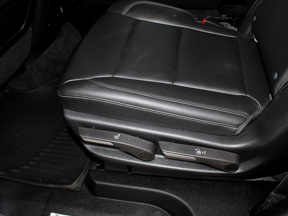 Used 2022 Cadillac Escalade Luxury image 33