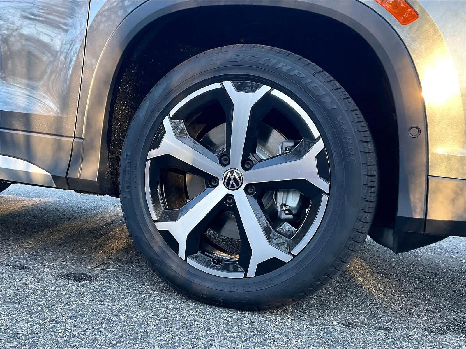 New 2026 Volkswagen Tiguan SE AWD/4WD image 8