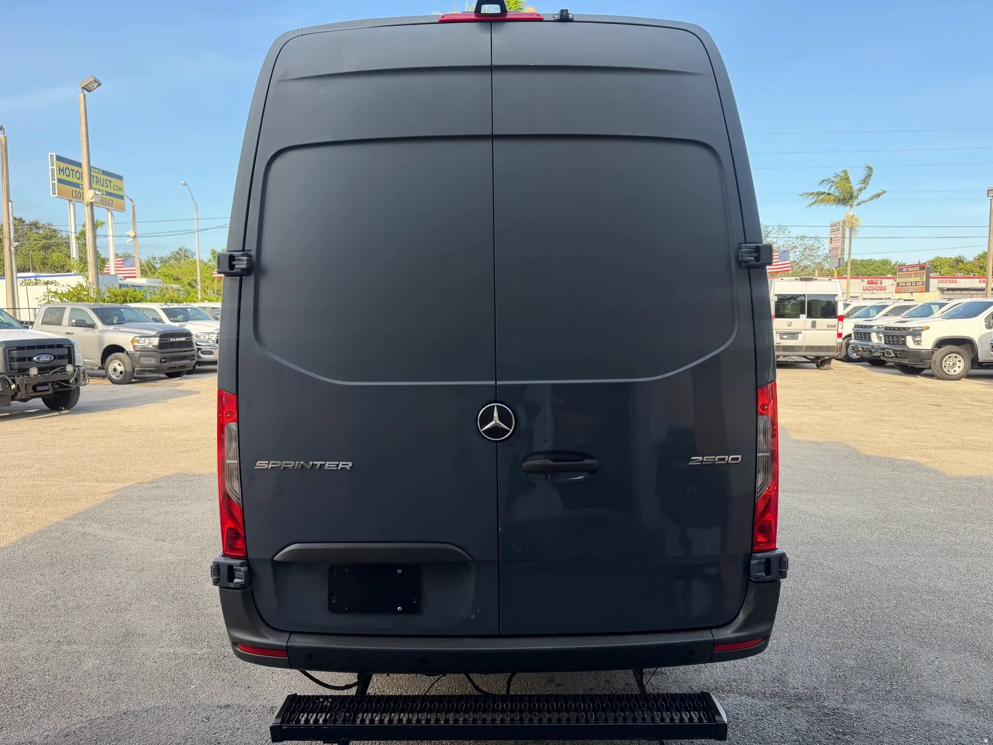 Used 2019 Mercedes-Benz Sprinter 170 image 4