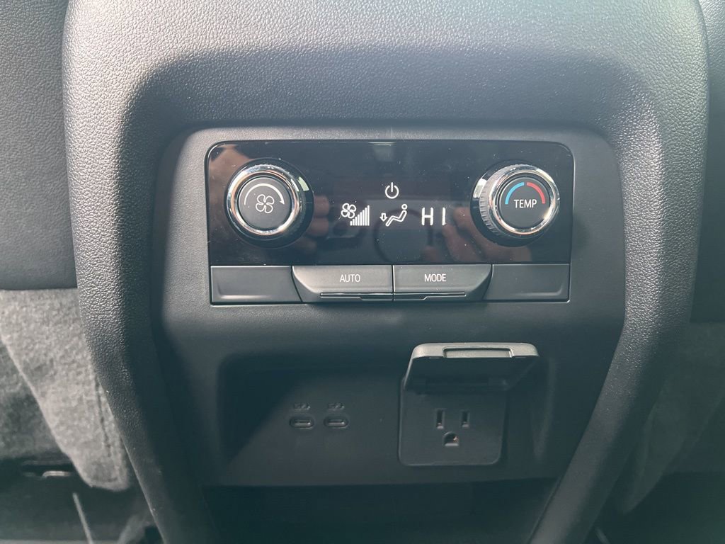 Used 2025 Chevrolet Traverse Z71 w/ Enhanced Driving Package image 24