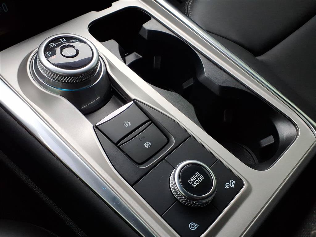 Used 2022 Ford Explorer XLT w/ Equipment Group 202A AWD/4WD image 32