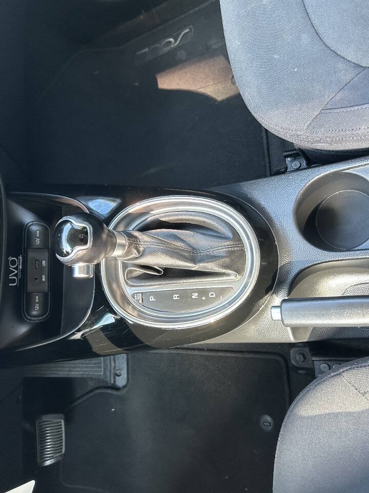 Used 2014 Kia Soul ! FWD image 20