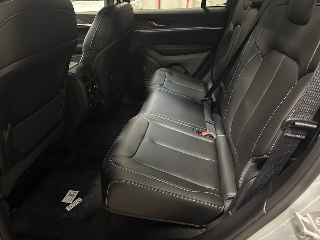 New 2025 Jeep Grand Cherokee Limited image 24