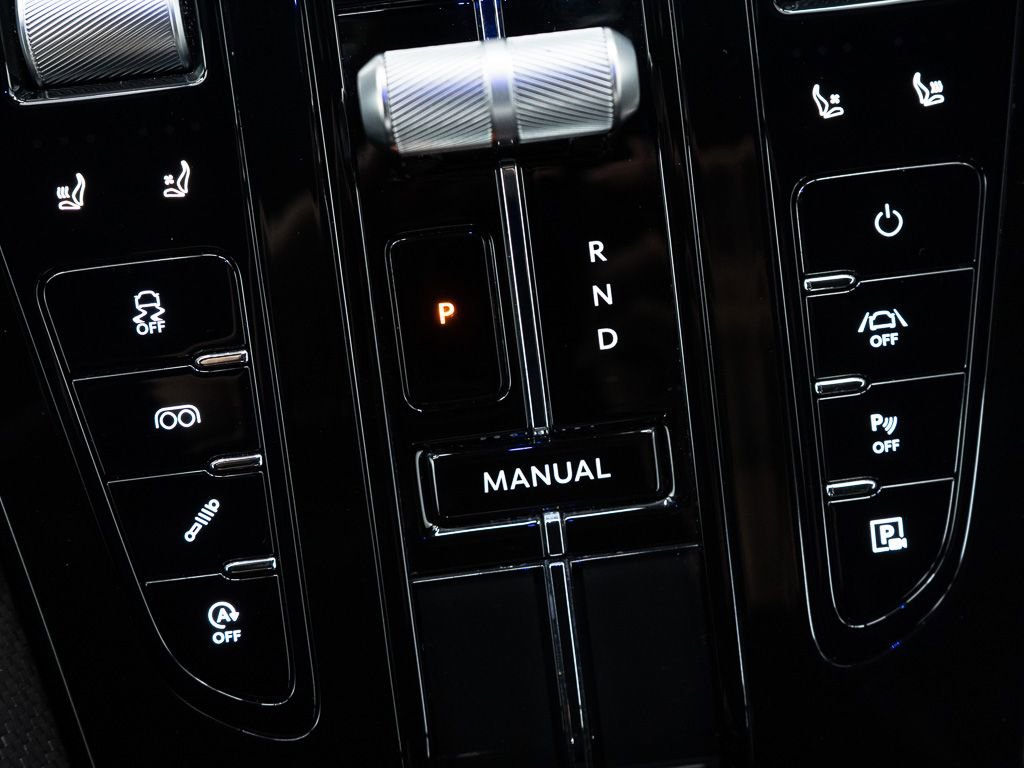 Used 2025 Aston Martin DB12 Coupe image 29