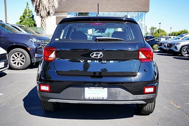 Certified 2026 Hyundai Venue SEL image 9