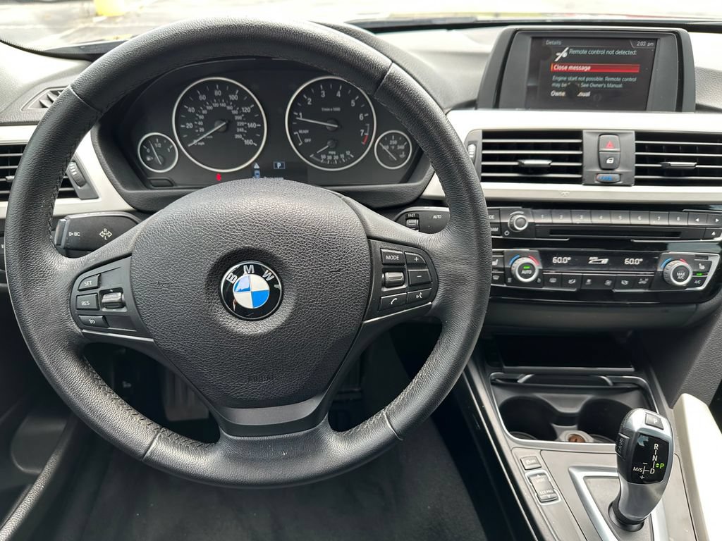 Used 2018 BMW 320i Sedan RWD image 18