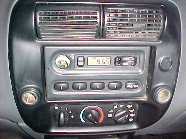 Used 2010 Ford Ranger XL image 13