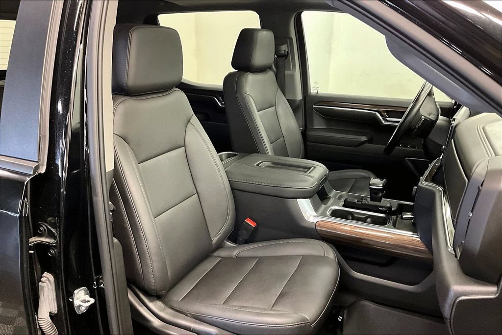 Used 2022 Chevrolet Silverado 1500 LT Trail Boss w/ LT Trail Boss Premium Package AWD/4WD image 6