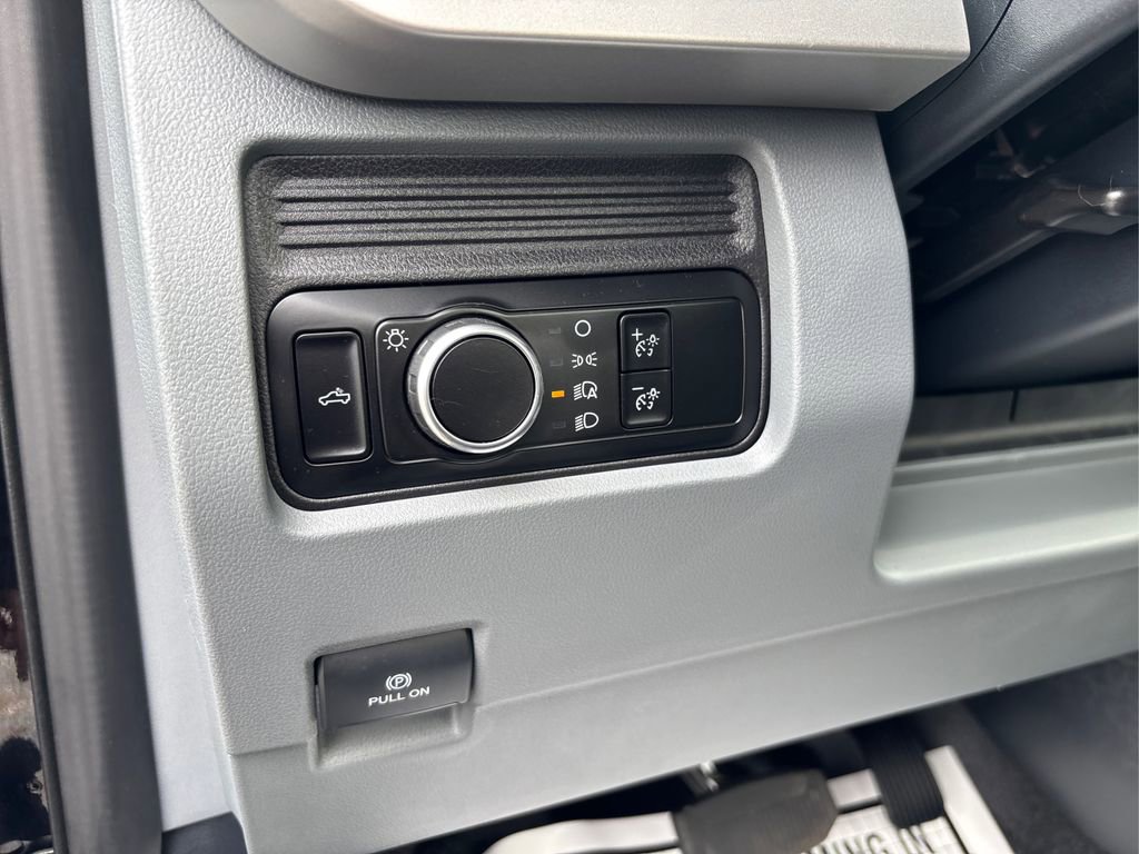 Used 2025 Ford F350 XL w/ Snow Plow Prep Package image 33