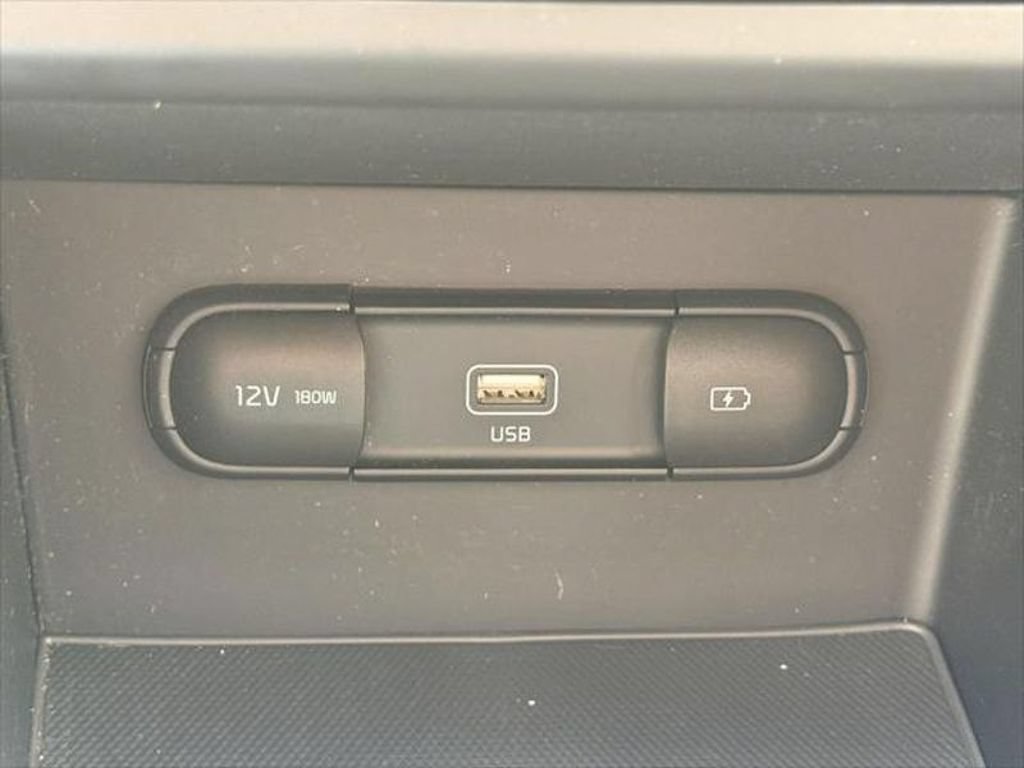 Used 2022 Kia Niro LXS FWD image 32