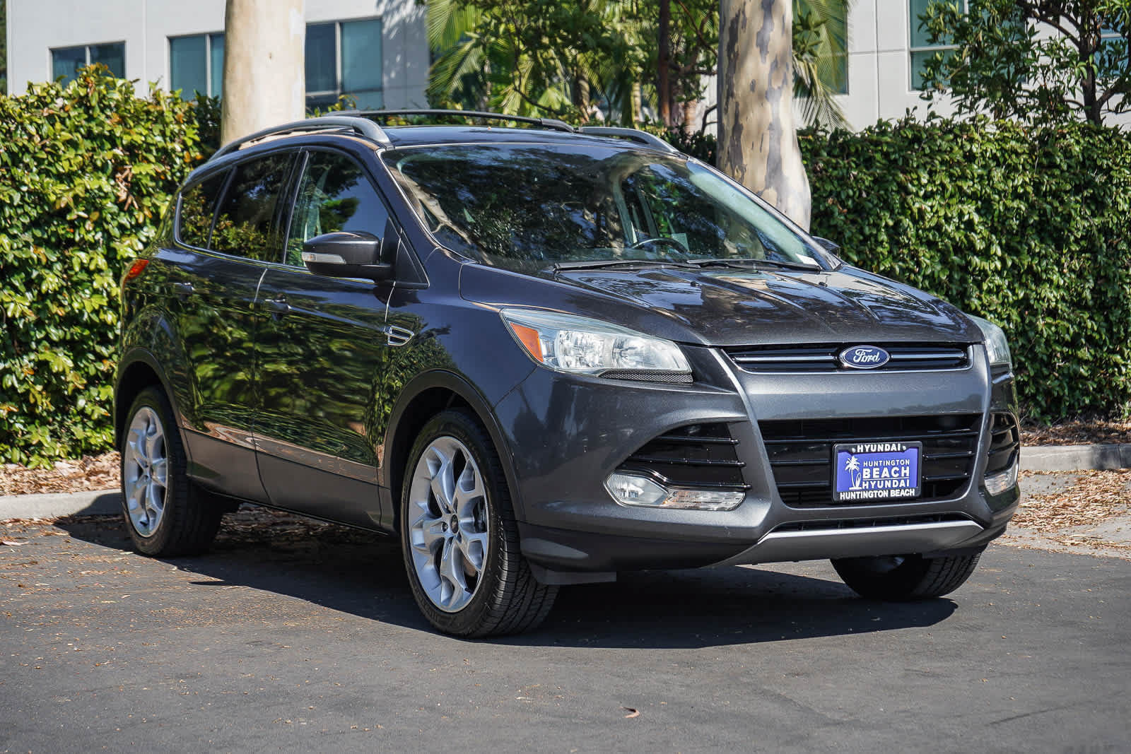 Used 2016 Ford Escape Titanium FWD image 3