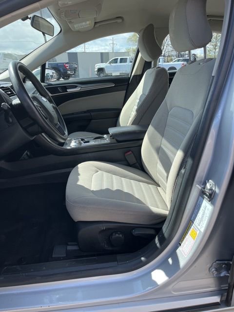 Used 2018 Ford Fusion S FWD image 32