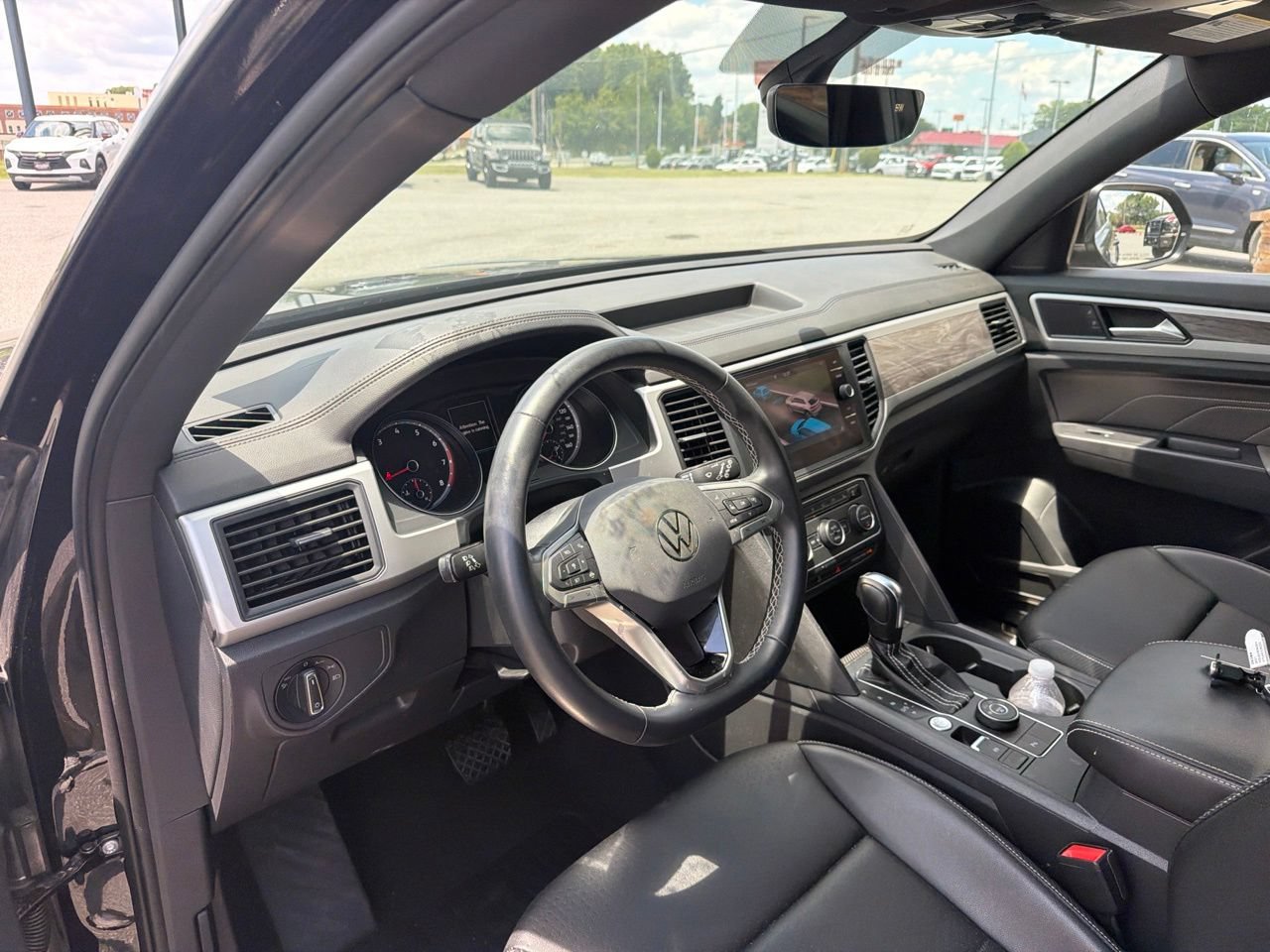 Used 2021 Volkswagen Atlas Cross Sport SE AWD/4WD image 4